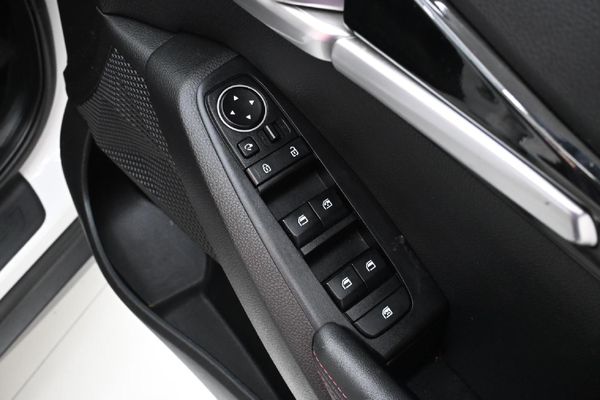 2021-Kia-Seltos-14T-GT-Line-Auto image:19