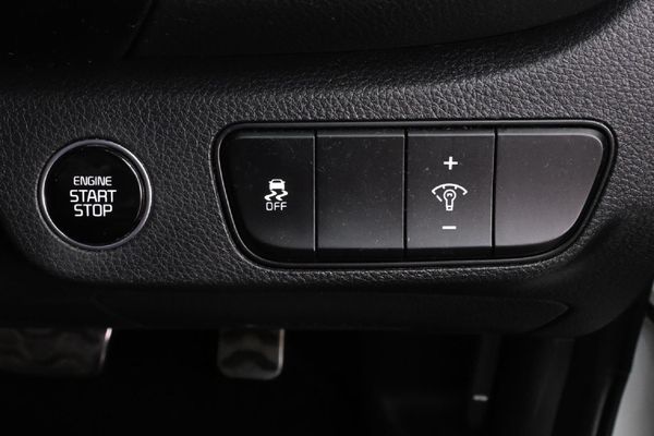 2021-Kia-Seltos-14T-GT-Line-Auto image:21