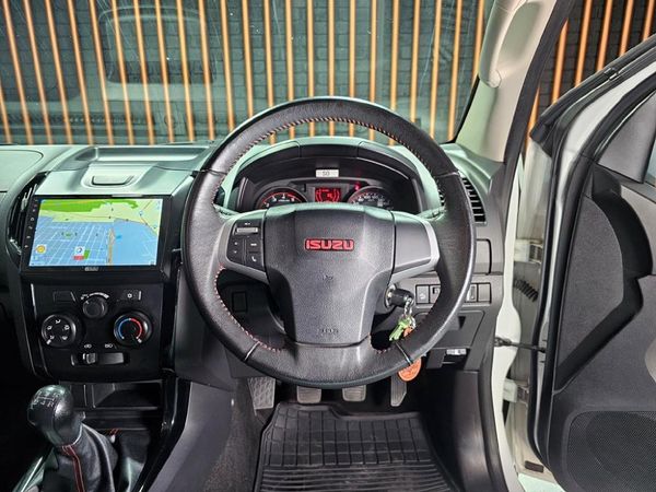 2022-Isuzu-D-Max-250-HO-X-Rider-LTD-Double-Cab image:10
