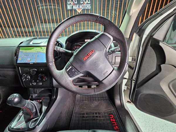 2022-Isuzu-D-Max-250-HO-X-Rider-LTD-Double-Cab image:16