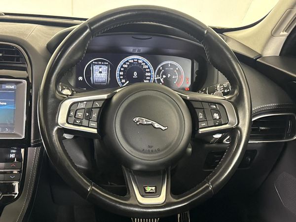 2018-Jaguar-F-Pace-20Di4-AWD-R-Sport image:11