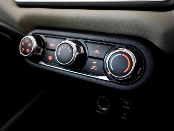 2021-Nissan-Micra-900T-Visia image:12