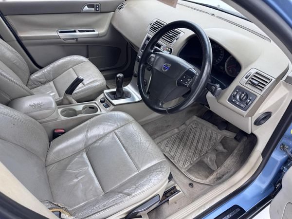 2005-Volvo-S40-18i image:14