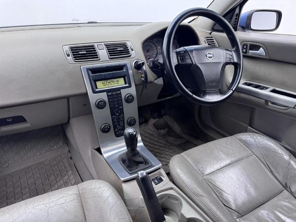 2005-Volvo-S40-18i image:7
