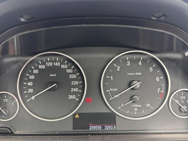 2012-BMW-3-Series-320i-Auto image:9