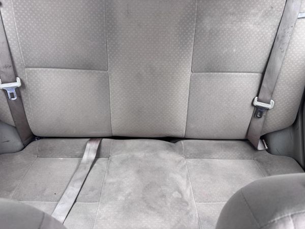 2008-Daihatsu-Charade-CX image:13