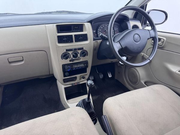2008-Daihatsu-Charade-CX image:7