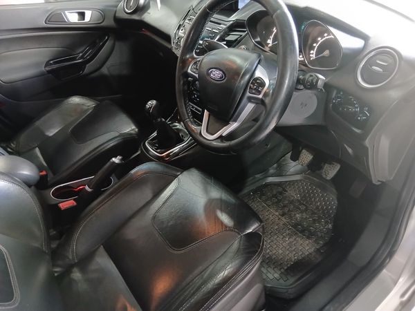 2016-Ford-Fiesta-10-EcoBoost-Titanium-5-dr image:10