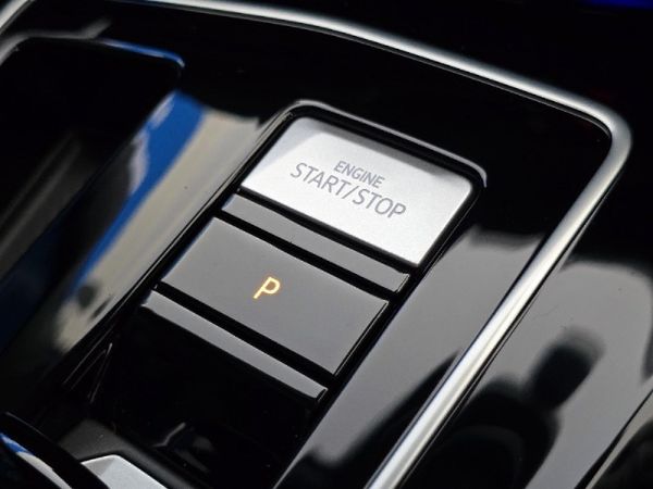 2026-Volkswagen-Golf-14-TSI-R-Line-Auto-110kw image:9