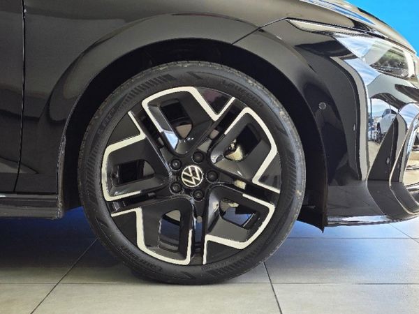 2026-Volkswagen-Golf-14-TSI-R-Line-Auto-110kw image:25