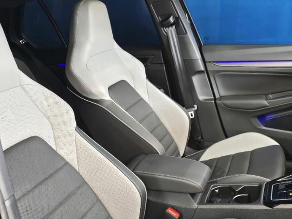 2026-Volkswagen-Golf-14-TSI-R-Line-Auto-110kw image:3