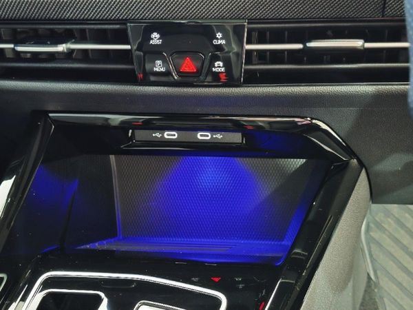 2026-Volkswagen-Golf-14-TSI-R-Line-Auto-110kw image:8