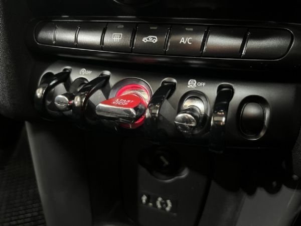2015-MINI-Hatch-Cooper-Auto image:10