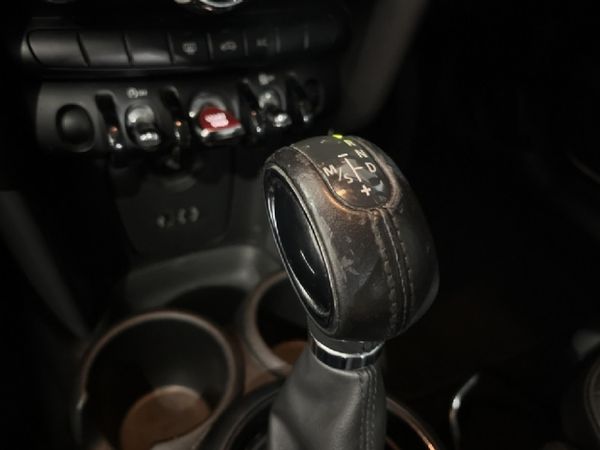 2015-MINI-Hatch-Cooper-Auto image:12