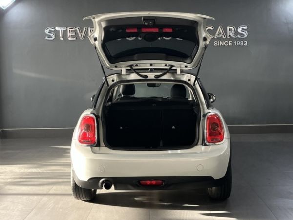 2015-MINI-Hatch-Cooper-Auto image:4