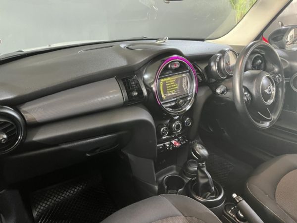2015-MINI-Hatch-Cooper-Auto image:5