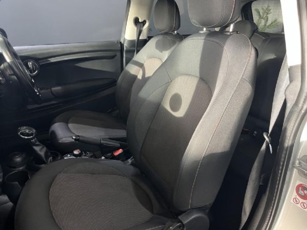 2015-MINI-Hatch-Cooper-Auto image:6