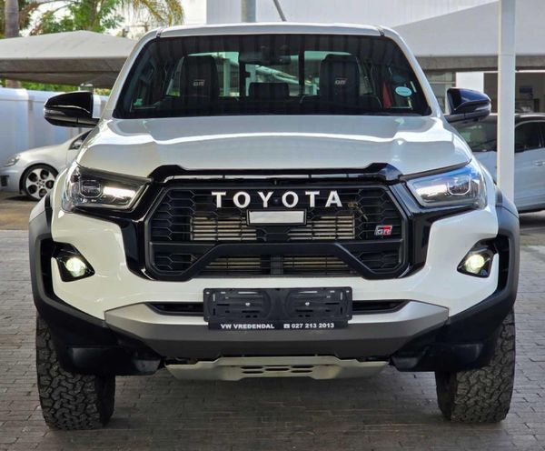 2025-Toyota-Hilux-28GD-6-GR-Sport-Double-Cab-4x4 image:1