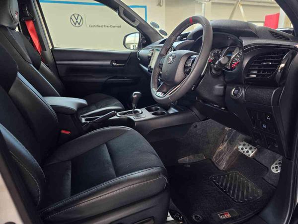 2025-Toyota-Hilux-28GD-6-GR-Sport-Double-Cab-4x4 image:7