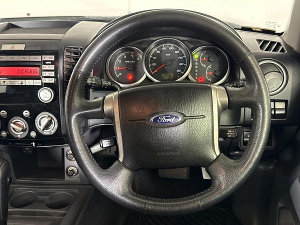 2013-Ford-Everest-30-TDCi-LTD-4x4-Auto image:10
