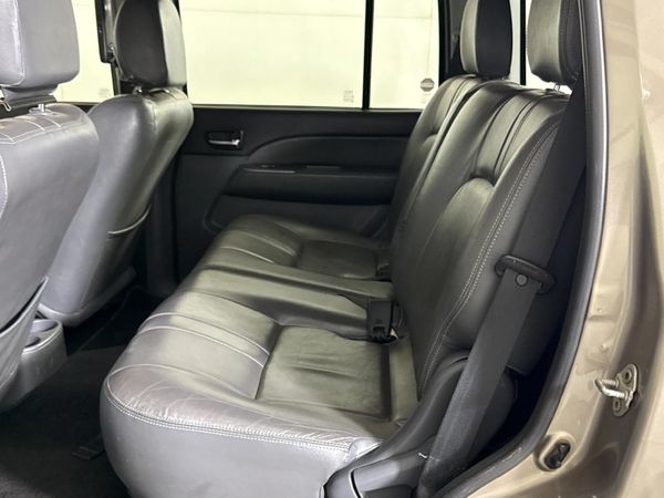 2013-Ford-Everest-30-TDCi-LTD-4x4-Auto image:3