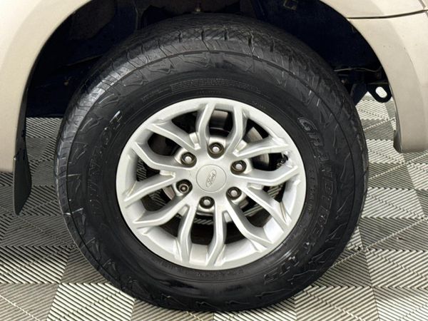 2013-Ford-Everest-30-TDCi-LTD-4x4-Auto image:4