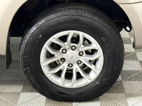 2013-Ford-Everest-30-TDCi-LTD-4x4-Auto image:5