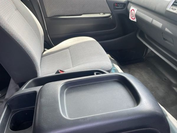 2018-Toyota-Quantum-DIESEL-GL-25-D-4D-HIGH-ROOF-14-SEATER image:9