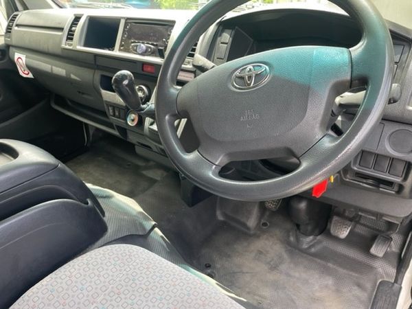 2018-Toyota-Quantum-DIESEL-GL-25-D-4D-HIGH-ROOF-14-SEATER image:7