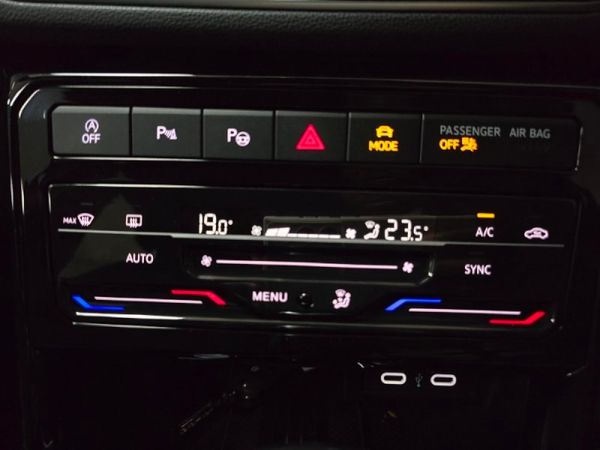 2025-Volkswagen-T-Cross-10-TSI-R-Line-Auto image:10