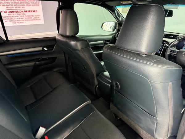2023-Toyota-Hilux-28-GD-6-Raised-Body-Legend-4x4-Auto-Double-Cab image:13