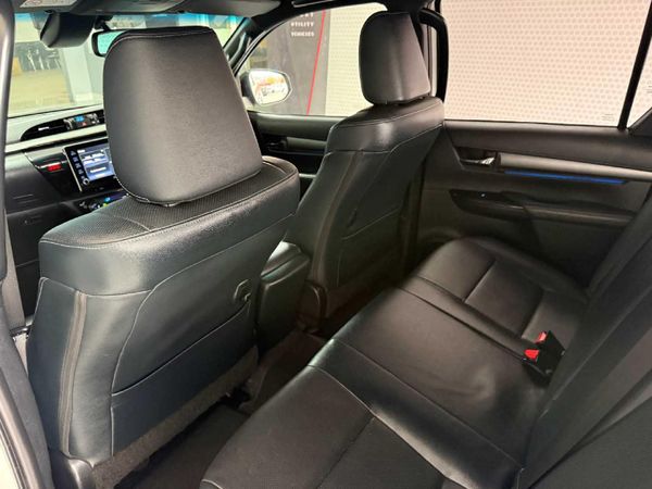2023-Toyota-Hilux-28-GD-6-Raised-Body-Legend-4x4-Auto-Double-Cab image:7
