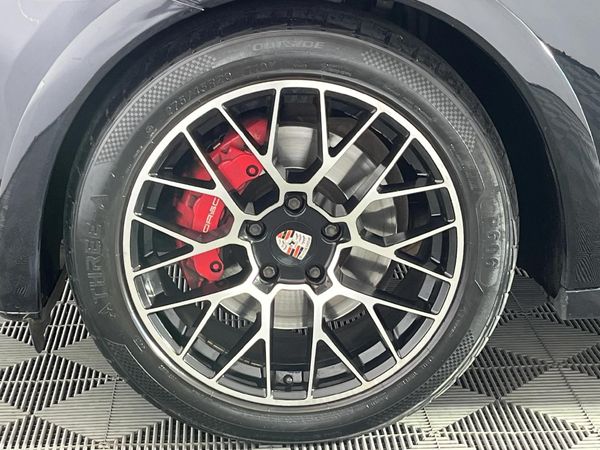 2013-Porsche-Cayenne-GTS-Auto image:4