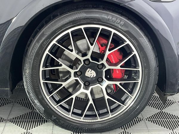 2013-Porsche-Cayenne-GTS-Auto image:5