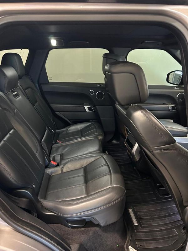 2021-Land-Rover-Range-Rover-Sport-30-D-HSE-190kW image:12