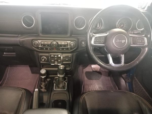 2021-Jeep-Wrangler-Unlimited-Sahara-36-V6 image:13