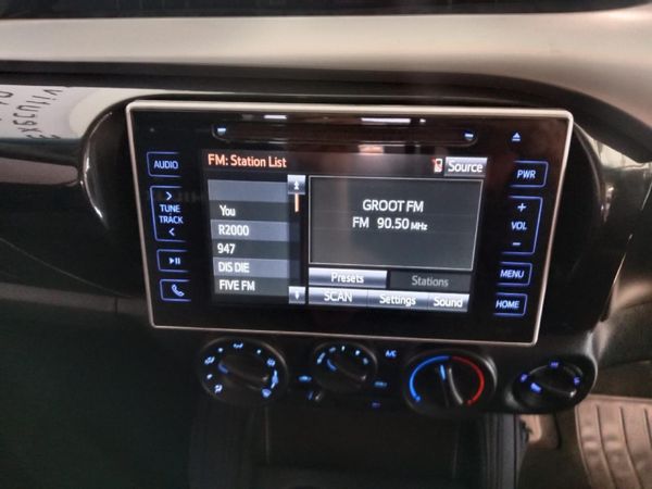 2018-Toyota-Hilux-28-GD-6-Raised-Body-Raider-4x4-Extra-Cab-Auto image:11