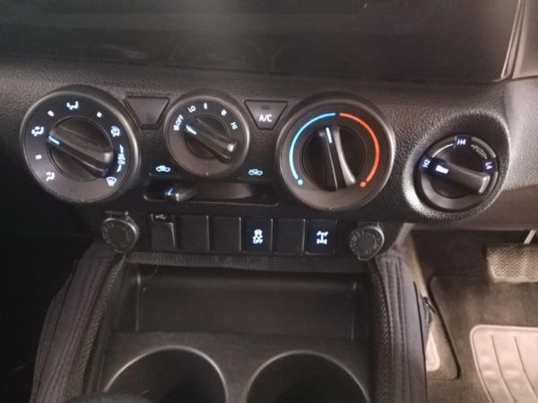 2018-Toyota-Hilux-28-GD-6-Raised-Body-Raider-4x4-Extra-Cab-Auto image:12