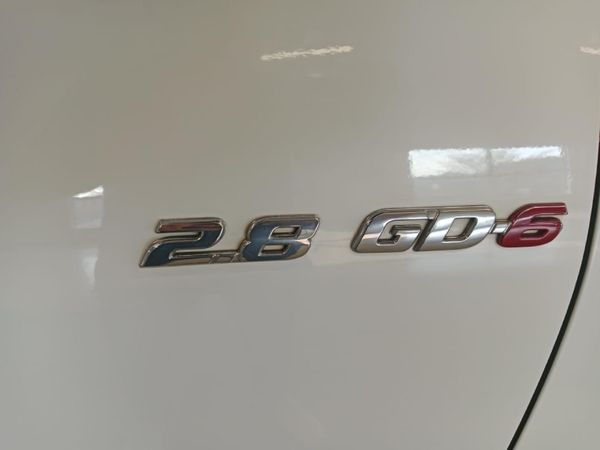 2018-Toyota-Hilux-28-GD-6-Raised-Body-Raider-4x4-Extra-Cab-Auto image:18