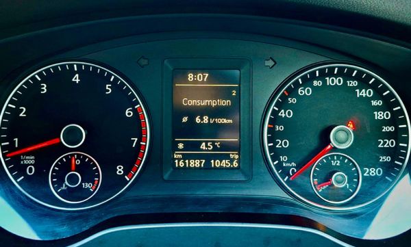 2012-Volkswagen-Jetta-VI-14-TSI-Comfortline image:11