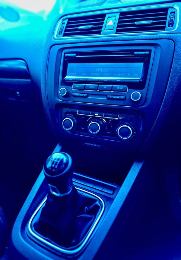2012-Volkswagen-Jetta-VI-14-TSI-Comfortline image:12
