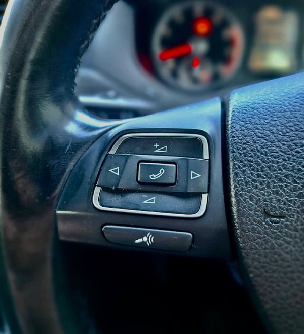 2012-Volkswagen-Jetta-VI-14-TSI-Comfortline image:13