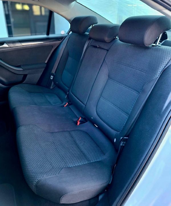 2012-Volkswagen-Jetta-VI-14-TSI-Comfortline image:20