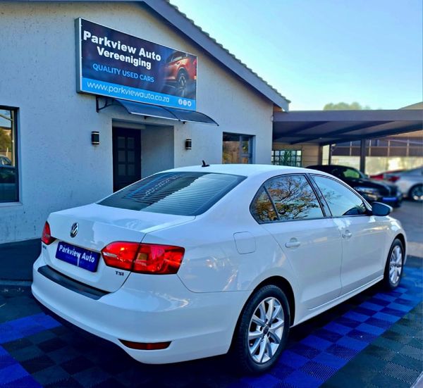 2012-Volkswagen-Jetta-VI-14-TSI-Comfortline image:24