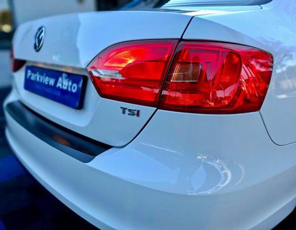 2012-Volkswagen-Jetta-VI-14-TSI-Comfortline image:28