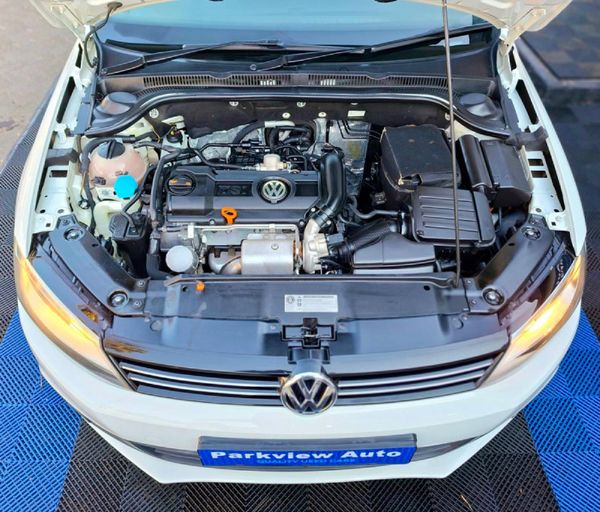 2012-Volkswagen-Jetta-VI-14-TSI-Comfortline image:32