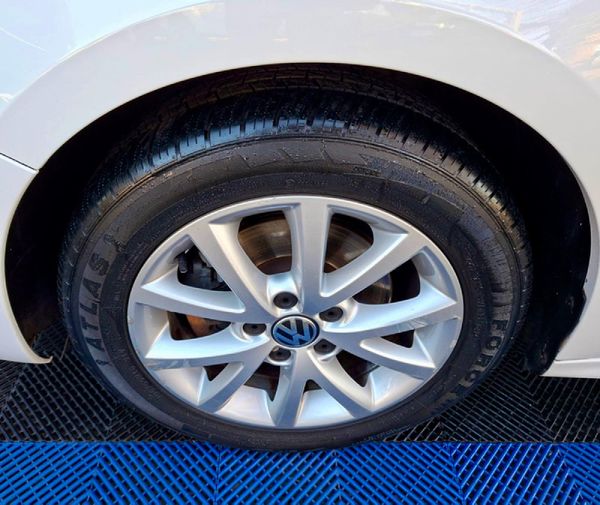 2012-Volkswagen-Jetta-VI-14-TSI-Comfortline image:3