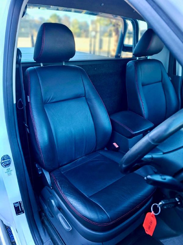 2012-Volkswagen-Amarok-20-BiTDI-Trendline-132kW-Single-Cab image:8