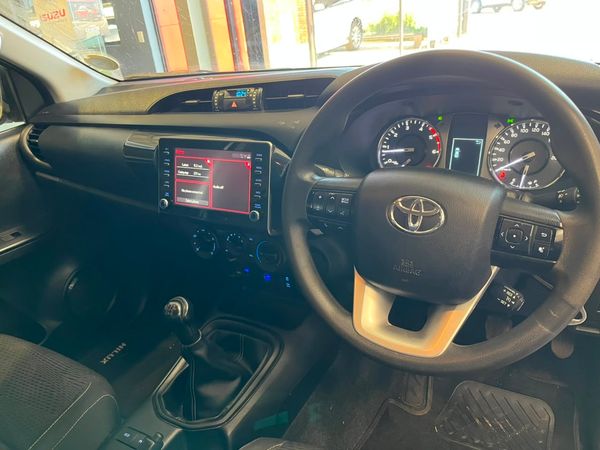 2022-Toyota-Hilux-24-GD-6-Raised-Body-SRX-Extended-Cab image:9