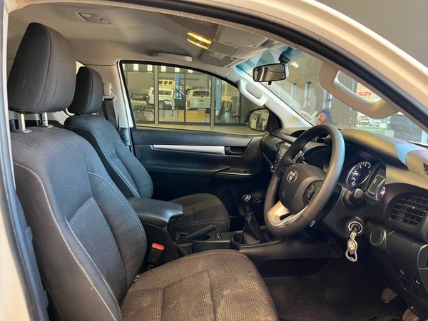 2022-Toyota-Hilux-24-GD-6-Raised-Body-SRX-Extended-Cab image:11